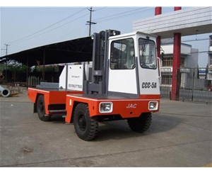 非標(biāo)叉車(chē)（側(cè)面叉車(chē)）